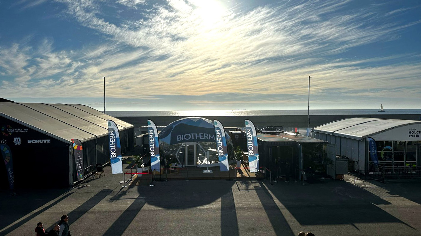 Vue plongeante dispositif Biotherm — Dôme géodésique The Ocean Race Alicante 2023
