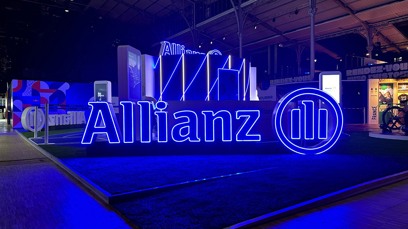 Stand intérieur Allianz - Signature lumineuse