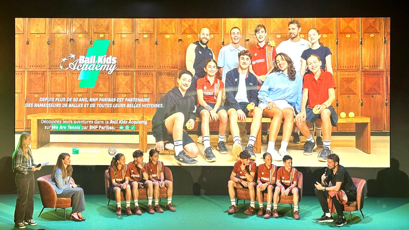 Conférence de presse Ball Kids Academy — Scène avec les Ballos et animateurs